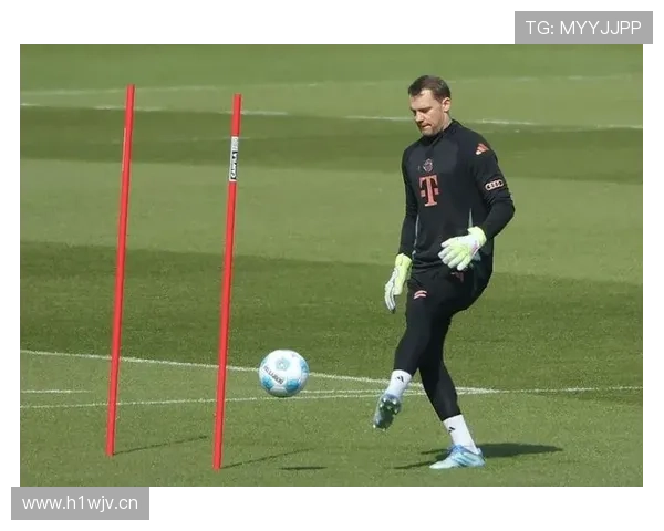 图片报:诺伊尔伤停三周缺多特