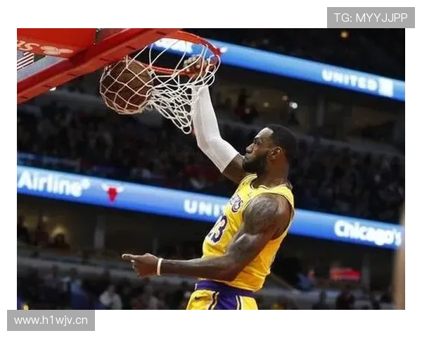 史密斯指詹姆斯左右扣篮大赛局